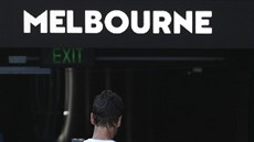 LOUENÍ. Tomá Berdych opoutí Australian Open v osmifinále.