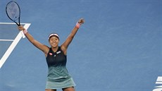 Naomi Ósakaová z Japonska slaví postup do finále Australian Open.