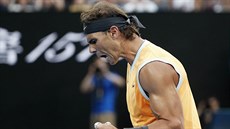 VAMOS. panlský tenista Rafael Nadal se povzbuzuje ve finále Australian Open.