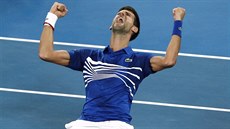 POSEDMÉ. Srbský tenista Novak Djokovi naden slaví rekordní titul z...
