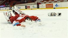 Olomoucký branká Branislav Konrád v rámci oslav vítzství nad Chomutovem...