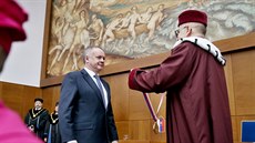 Slovenský prezident Andrej Kiska pevzal v Brn  Velkou zlatou medaili...