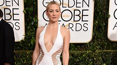 Kate Hudsonová na Zlaté glóby přišla v odvážných bílých šatech s rafinovanými...