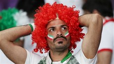 Íránský fanouek je zklamaný z poráky svých fotbalist v semifinále asijského...