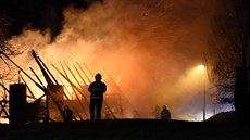 Požár v obci Hradiště na Domažlicku zcela zničil truhlárnu. Majitel v ní měl i...