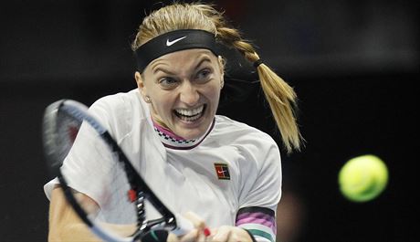 Petra Kvitová returnuje na turnaji v Petrohradu.