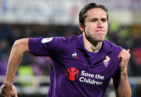 Federico Chiesa z Fiorentiny slaví gól.