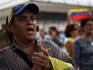 Venezuelané protestují v Caracasu na podporu opoziního lídra a samozvaného...