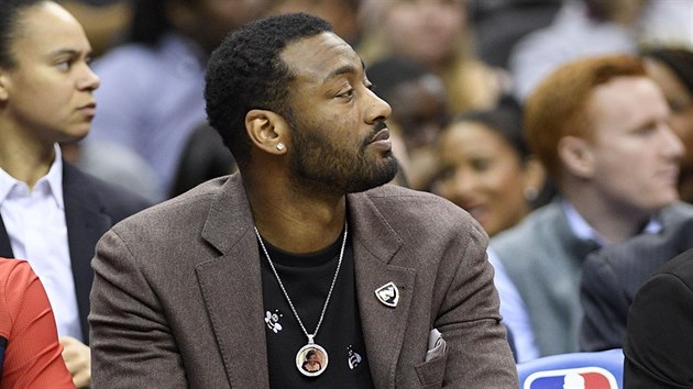 John Wall z Washingtonu sleduje sv spoluhre.