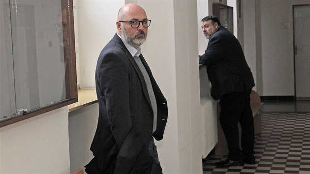 Radek Hradil a Dane Ztorsk ped vyhlenm zproujcho rozsudku u Krajskho soudu v Ostrav.