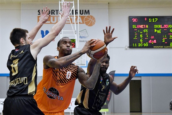 Sluneta Ústí - KK krljevo, tvrtfinále basketbalového Alpe Adria Cupu, 1....