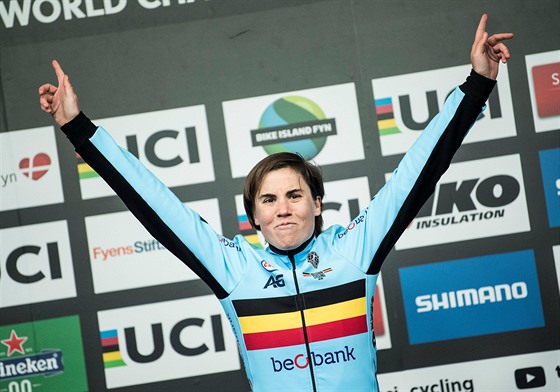 Belgianka Sanne Cantová se raduje z vítzství v závodu mistrovství svta v...