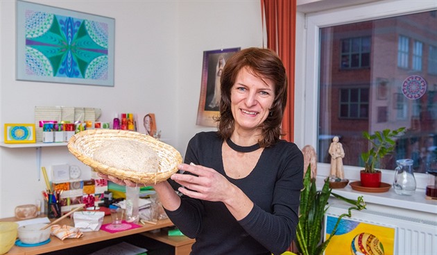 Alena Koscelníková ve Zlín vede kurzy peení kváskového chleba.