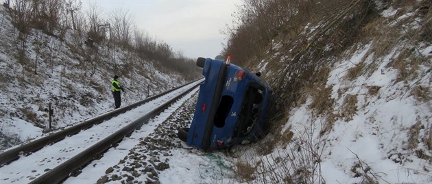 Sedmdesátiletý idi usnul pi jízd u obce Hluboká na Domalicku za volantem....