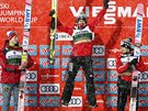 Vítz závodu Svtového poháru v letech na lyích v Oberstdorfu Kamil Stoch...