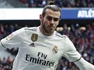 Gareth Bale z Realu Madrid oslavuje svoji trefu v derby do sít Atlétika.