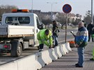 Pracovníci mstské firmy na pokyn brnnského magistrátu odvezli z parkovit za...