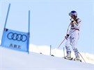 Lindsey Vonnová po pádu u jen zvolna dojídí superobí slalom na mistrovství...