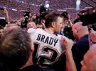 Tom Brady slaví s New England Patriots svj estý triumf v Super Bowlu.