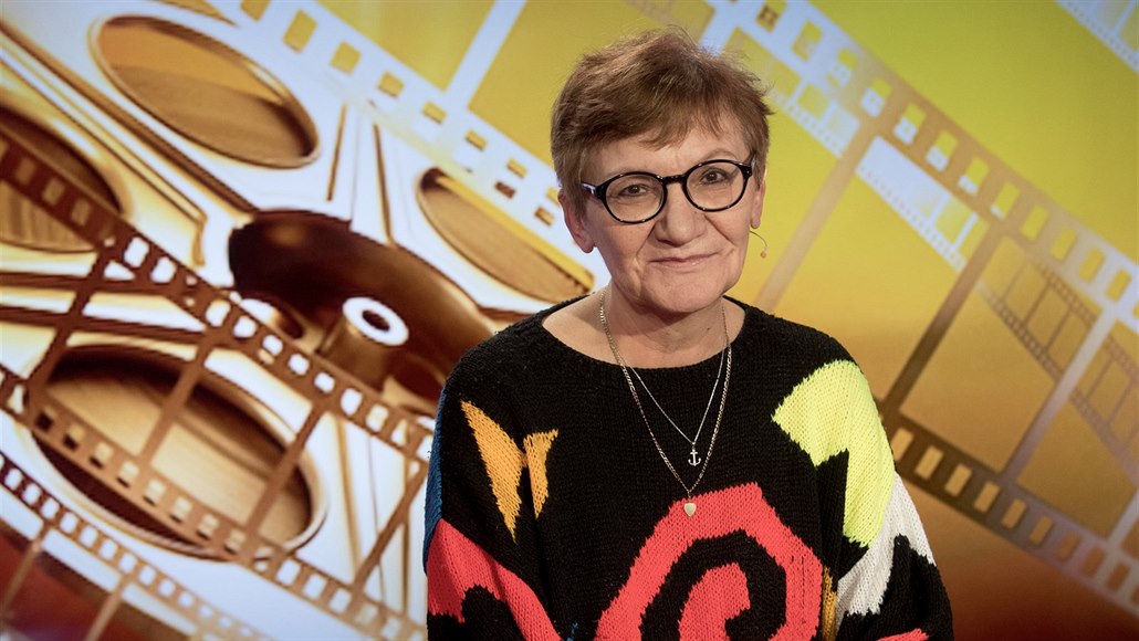Cenu za deset tisíc článků předal Mirce Spáčilové filmař Jiří Strach