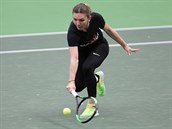 Rumunsk tenistka Simona Halepov pi trninku ped Fed Cupem v Ostrav.