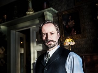 Jaroslav Plesl během natáčení seriálu Zločiny Velké Prahy (3. února 2019)