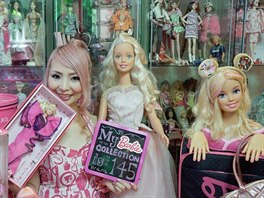 Azusa a její Barbie v ivotní velikosti