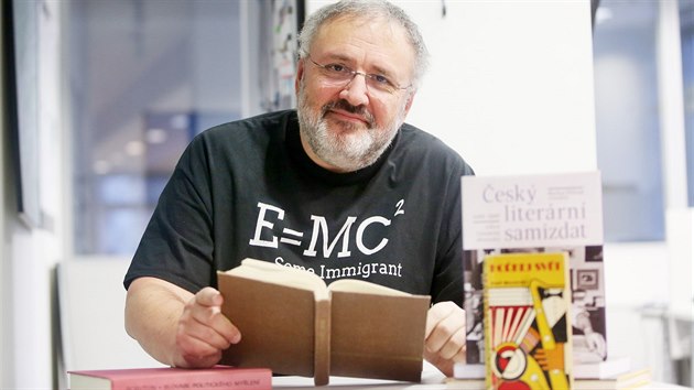 Za komunismu stvořil Jiří Zlatuška první počítačový editor pro šíření zakázaných knih a časopisů neboli samizdat.