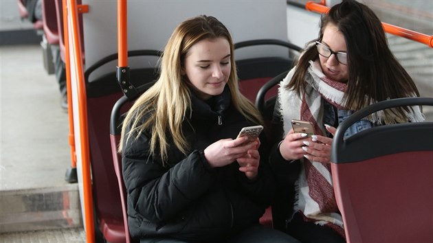 V brnnsk MHD zavedli bezplatnou wi-fi, ale s omezenou rychlost i daty. Testovac provoz potrv do konce bezna.