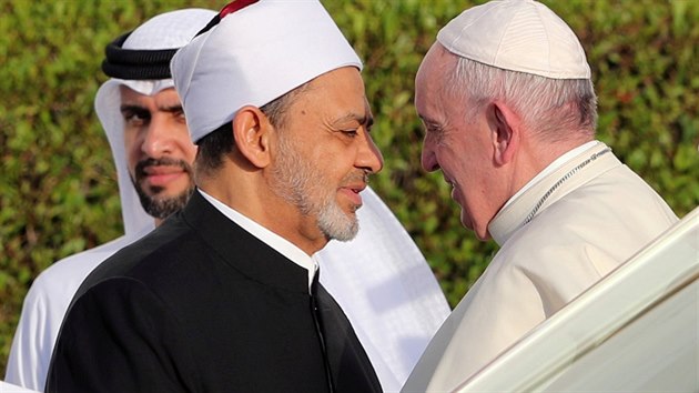 Pape Frantiek se setkal s velkm immem egyptsk meity Al-Azhar ajchem Ahmadem Tajibem, povaovanm za hlavu sunnitskho islmu. (4. 2. 2019)