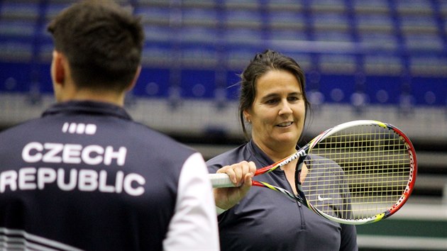 Conchita Martnezov bhem trninku na Fed Cup v Ostrav.