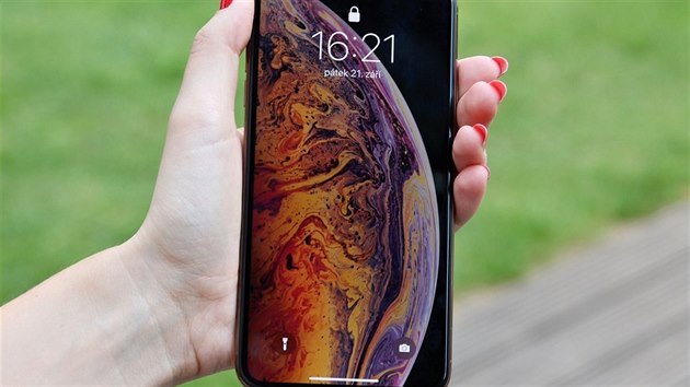 iPhone XS Max je nejdram bnm smartphonem.