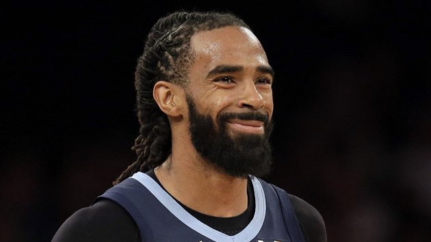 Mike Conley z Memphisu bhem zpasu s New Yorkem.