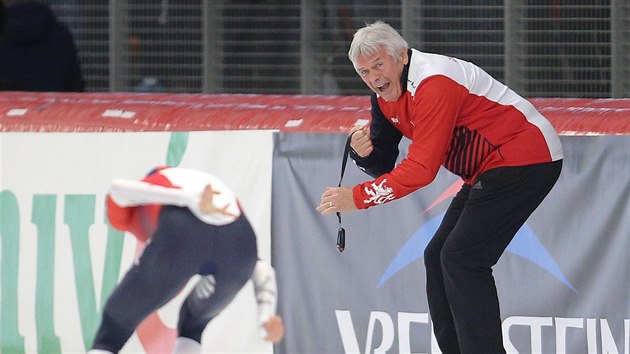 Petr Novk povzbuzuje Martinu Sblkovou.