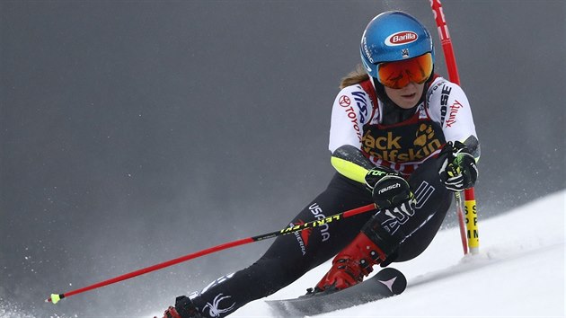 Americk lyaka Mikaela Shiffrinov na trati obho slalomu v Mariboru