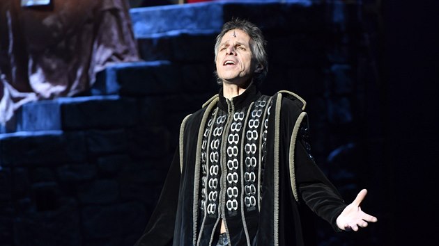 Janek Ledeck� v tituln� roli obnoven�ho muzik�lu Galileo