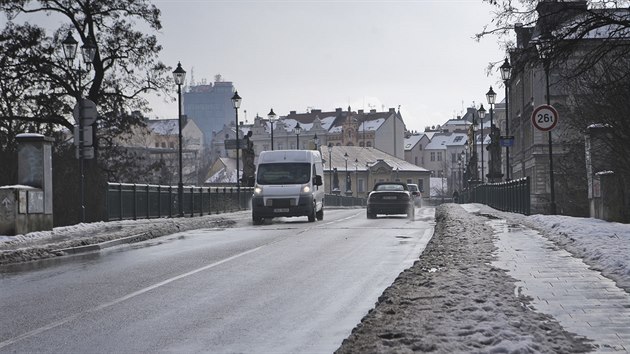 Rooseveltv most v Plzni se letos zhruba na tyi msce uzave pro osobn automobilovou dopravu. Kvli oprav. (8. 2. 2019)