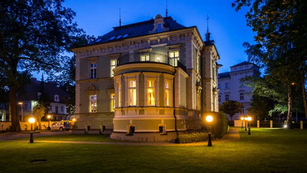 Z Villy Altschul se stala Villa Hrdlika. 