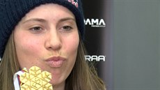 Eva Samková ukázala na letišti zlato z mistrovství světa