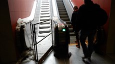 Schody z Nádra�í Veleslavín jedou jen nahoru.