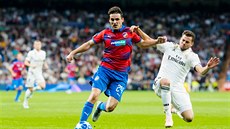 Milan Havel (vlevo) p�i lo�ském zápase fotbalové Ligy mistr� Viktorie Plze�...