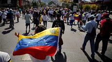 Venezuelané protestují proti vlád Nicoláse Madura. (2. února 2019)