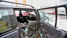 Brněnští strážníci ročně řeší zhruba stovku odstavených autovraků. Jeden stojí...