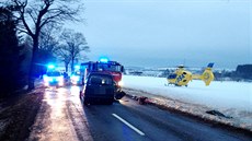 U tragické nehody nedaleko Poliky zasahoval i záchranáský vrtulník.