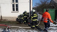 Hasii likvidovali poár v Zárybniné Lhot na Táborsku. V dom nali lidské...