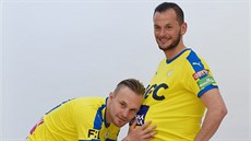 Zleva Jakub Hora a Pavel Moulis. Takhle se fotbalisté Teplic fotili ped...