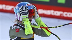 Mikaela Shiffrinová v cíli superobího slalomu na mistrovství svta v Aare.