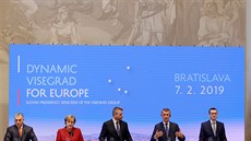 Ma�arský premiér Viktor Orbán, n�mecká kanclé�ka Angela Merkelová, slovenský...