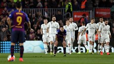 Situace po gólu Lucase Vazquéze z Realu Madrid.
