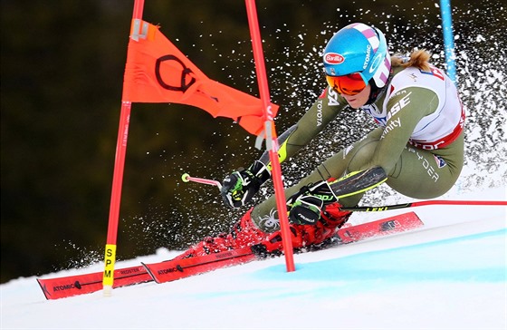 Mikaela Shiffrinová  na trati obího slalomu na mistrovství svta v Aare.